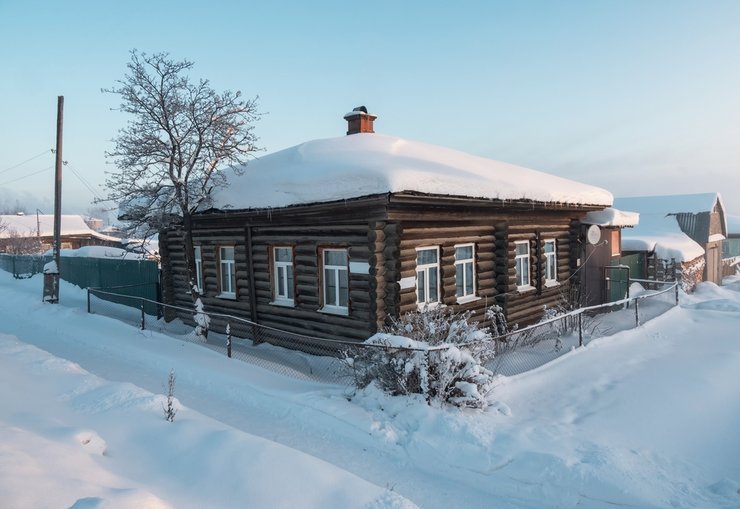 Избинг в тренде: в России растёт спрос на старые деревянные дома