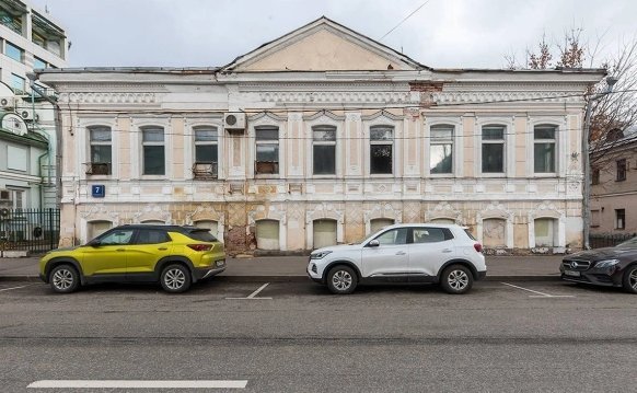 В Москве выставили на торги усадьбу, которую не могут продать уже 17 лет