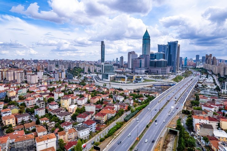 Россияне сохранили лидерство по сделкам с жильём в Турции