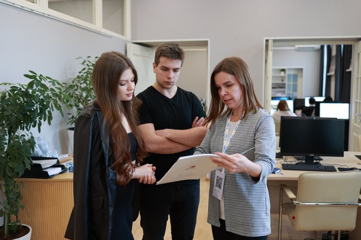 Продажа квартиры с несовершеннолетними в 2026 году: как провести сделку законно