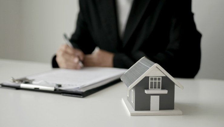 Инициативу о нотариальном удостоверении сделок между физлицами одобрил кабмин