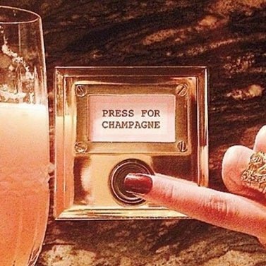 Конкурентный анализ для вашего отеля в Петербурге и окрестностях