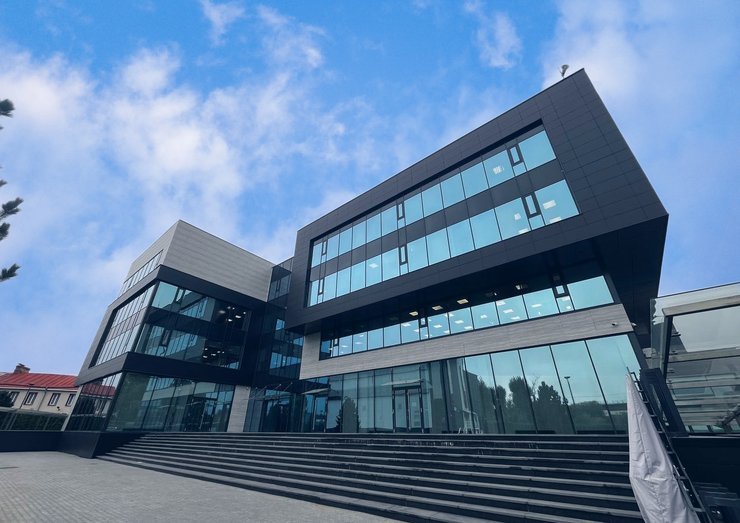 Смена курса на покупку бизнес-центров