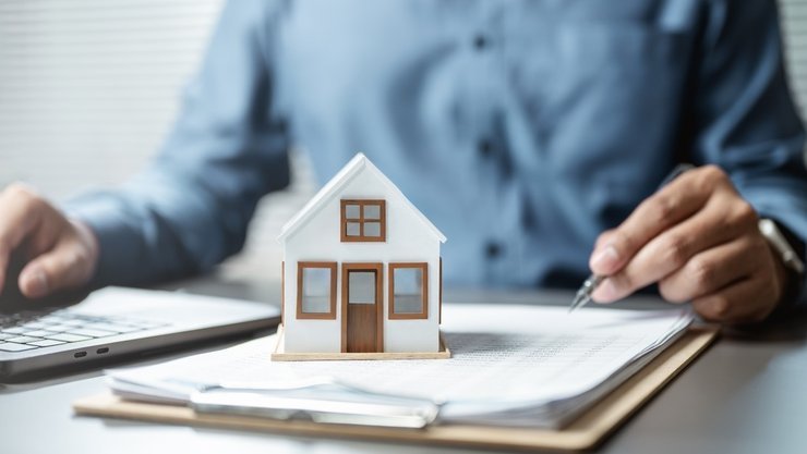 У продавцов и покупателей недвижимости стали требовать выписки из реестра повесток