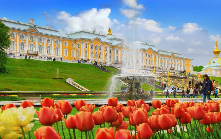 «Петергоф в мае»