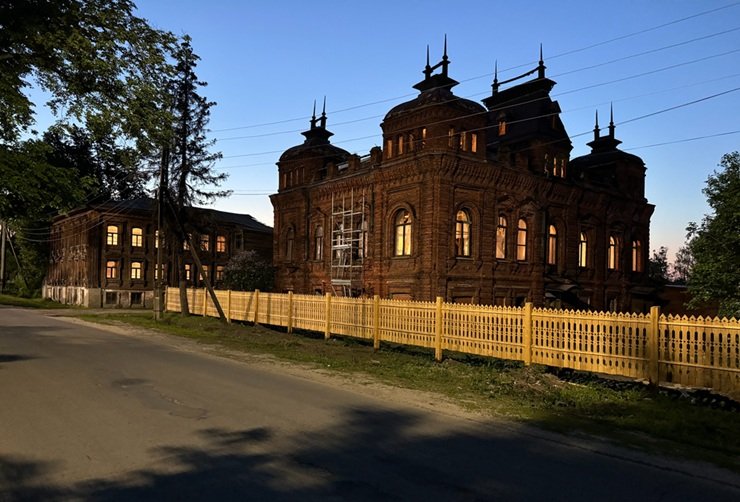 Фёдор Савинцев; дом Крестьянинова