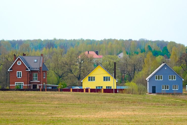 Загородный дом на участке