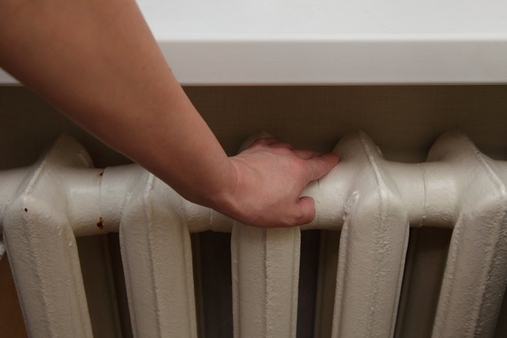 «какая норма температуры должна быть в квартире»