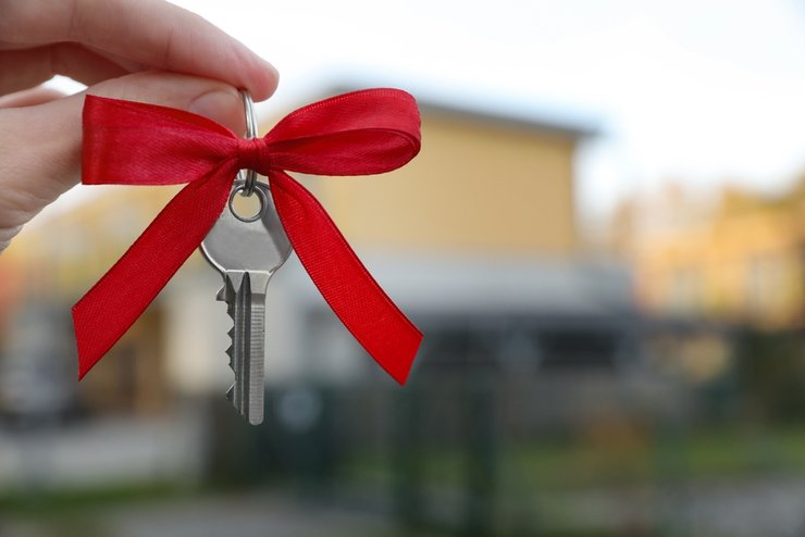 Дарение доли в квартире близкому родственнику
