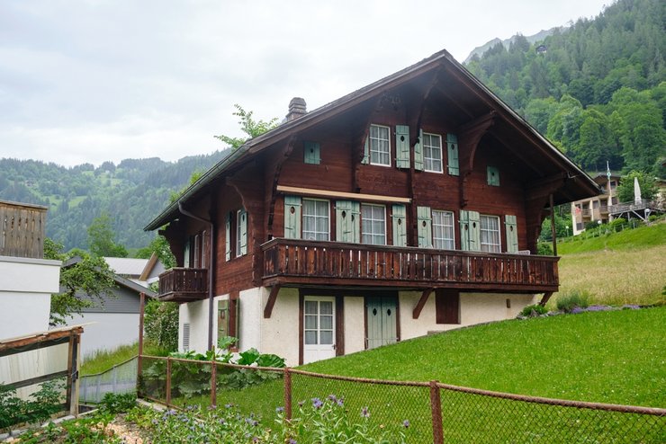 «дом в стиле шале»