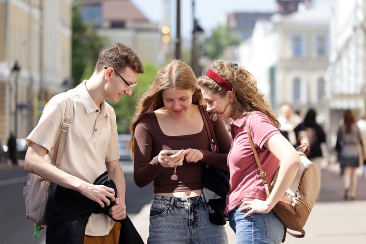 «совместная аренда квартиры на троих»
